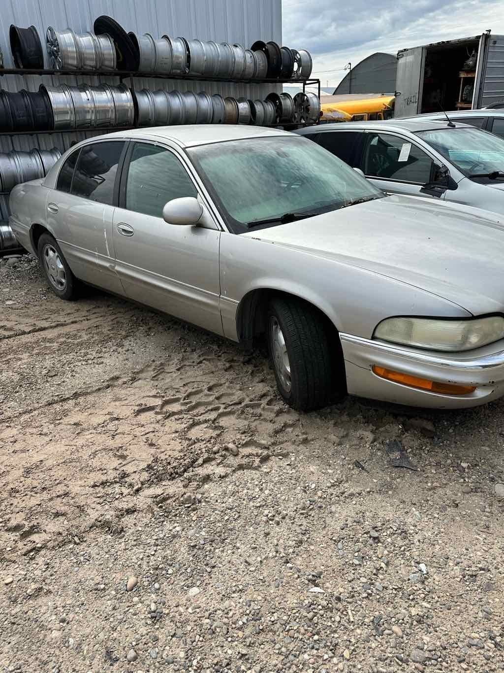 Used Front Left Door Assembly Front fits: 2004 Buick Park avenue metal lock cyli