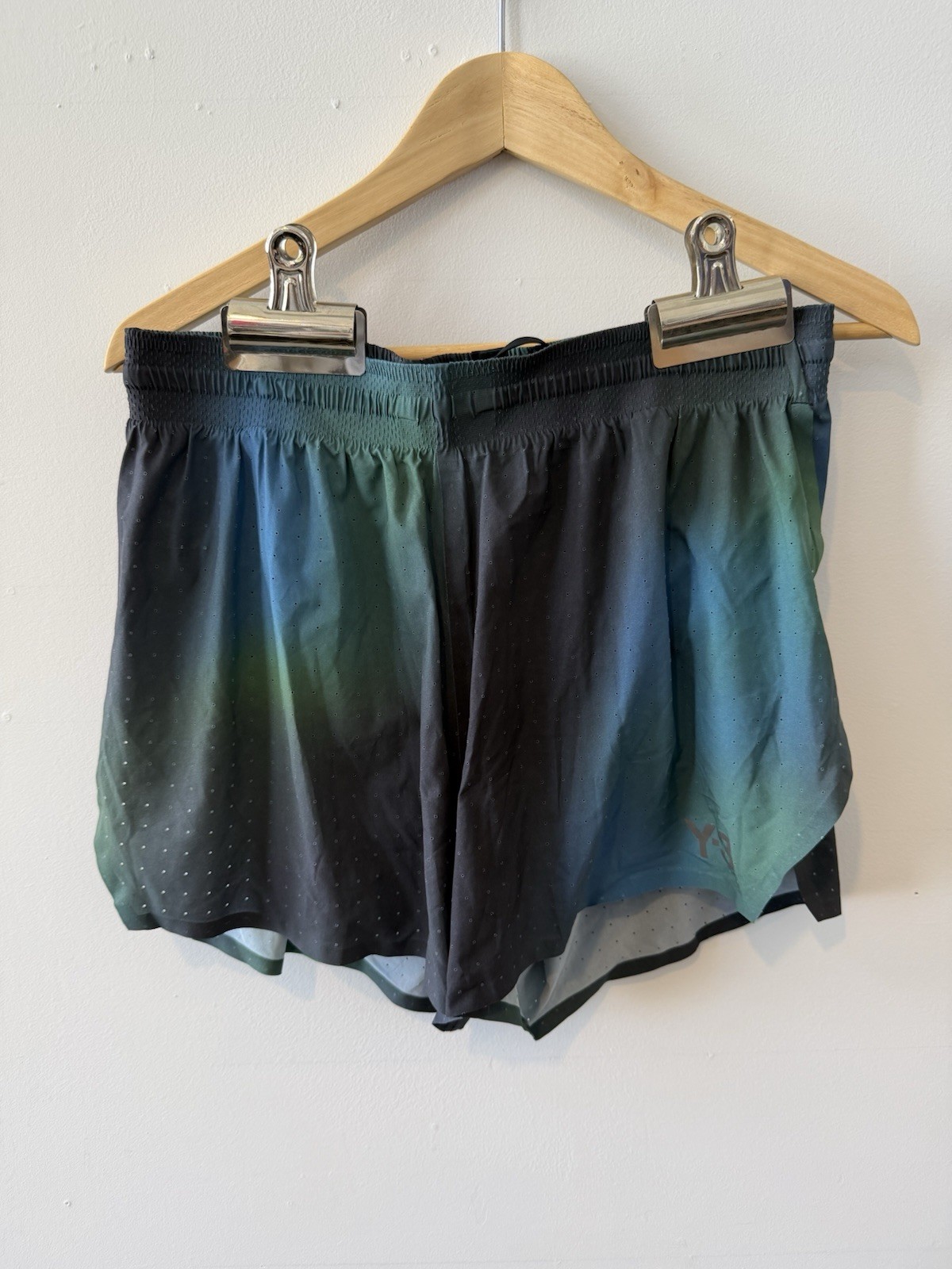Y-3 Yohji Yamamoto Allover Print Running Shorts – Men’s M Y-3 Yohji Yamamoto Allover Print Running Shorts – Men’s M