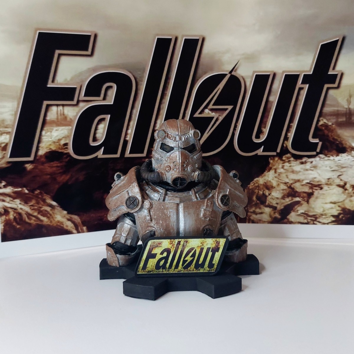 Fallout Series Power Armor 4 inches Replica & 10 Waterproof Sticker Pack Fallout Series Power Armor 4 inches Replica & 10 Waterproof Sticker Pack