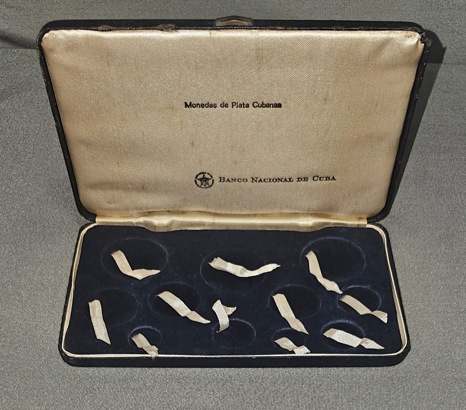 Estuche para monedas del banco nacional