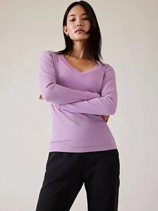 Athleta Signature Rib V-Neck Top Womens Small Lavender Purple Long Sleeve Shirt Athleta Signature Rib V-Neck Top Womens Small Lavender Purple Long Sleeve Shirt