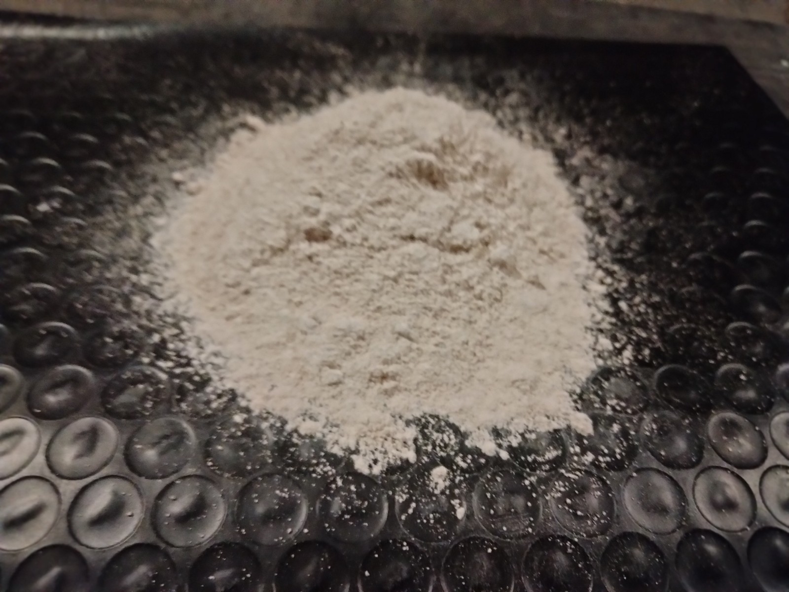 6 Pounds Clinoptilolite Zeolite Powder Silica Soil Amendment , Odor Eliminator 6 Pounds Clinoptilolite Zeolite Powder Silica Soil Amendment , Odor Eliminator