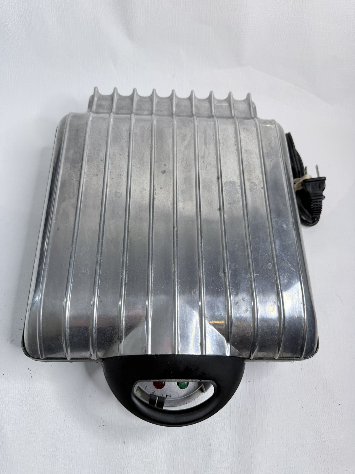Vintage VillaWare Uno Model 2001 Belgian Waffle Maker Tested Works
