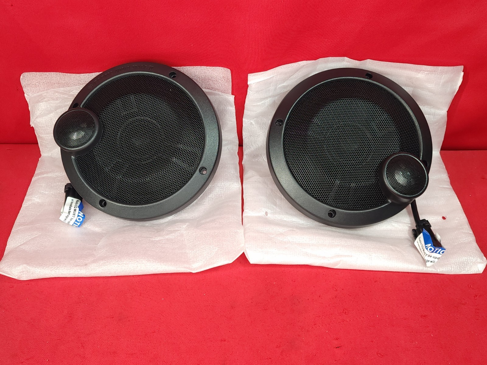 2 x OEM Harley-Davidson 6.5