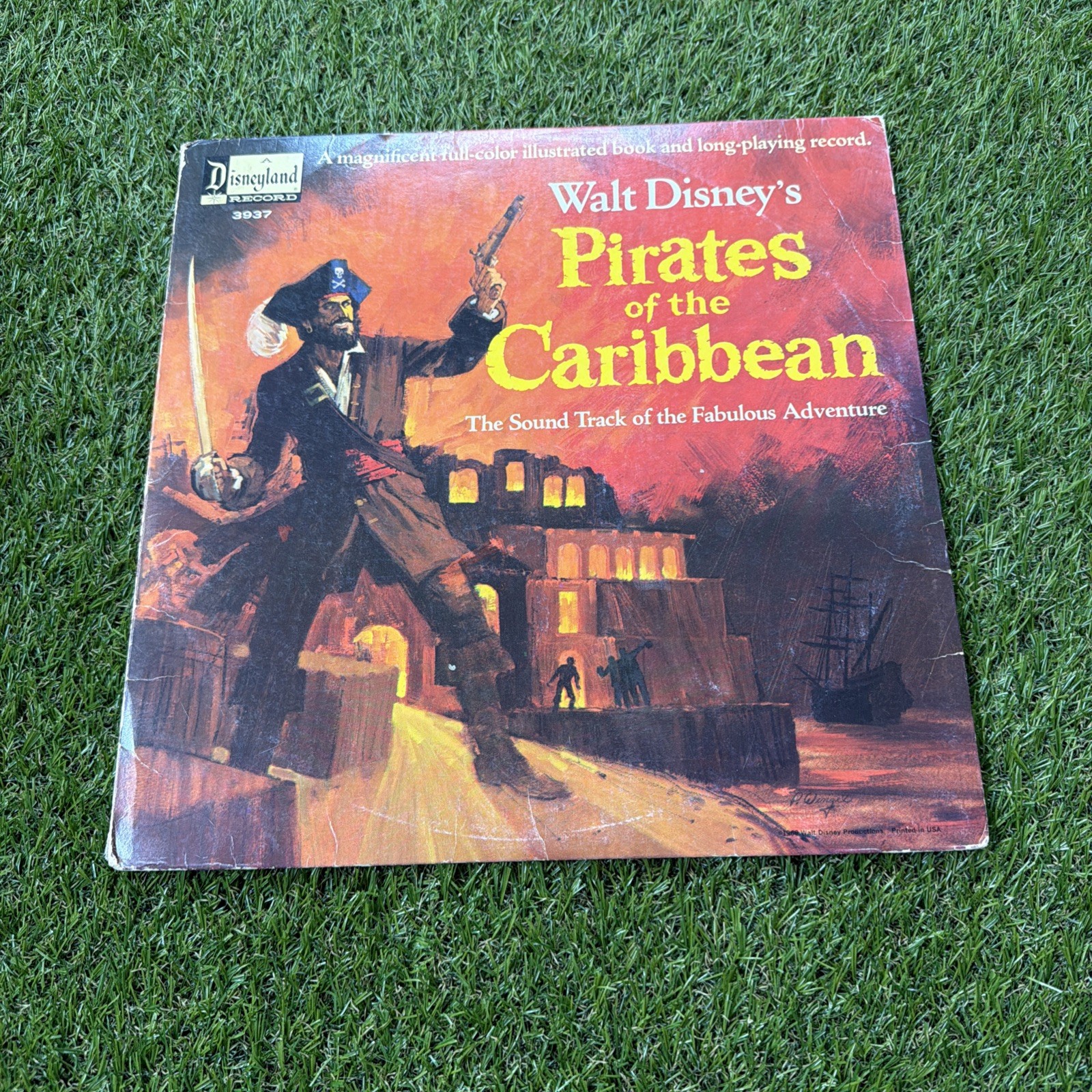 Walt Disney's Pirates of the Caribbean Soundtrack 3937 LP w/Illustration Book Walt Disney's Pirates of the Caribbean Soundtrack 3937 LP w/Illustration Book