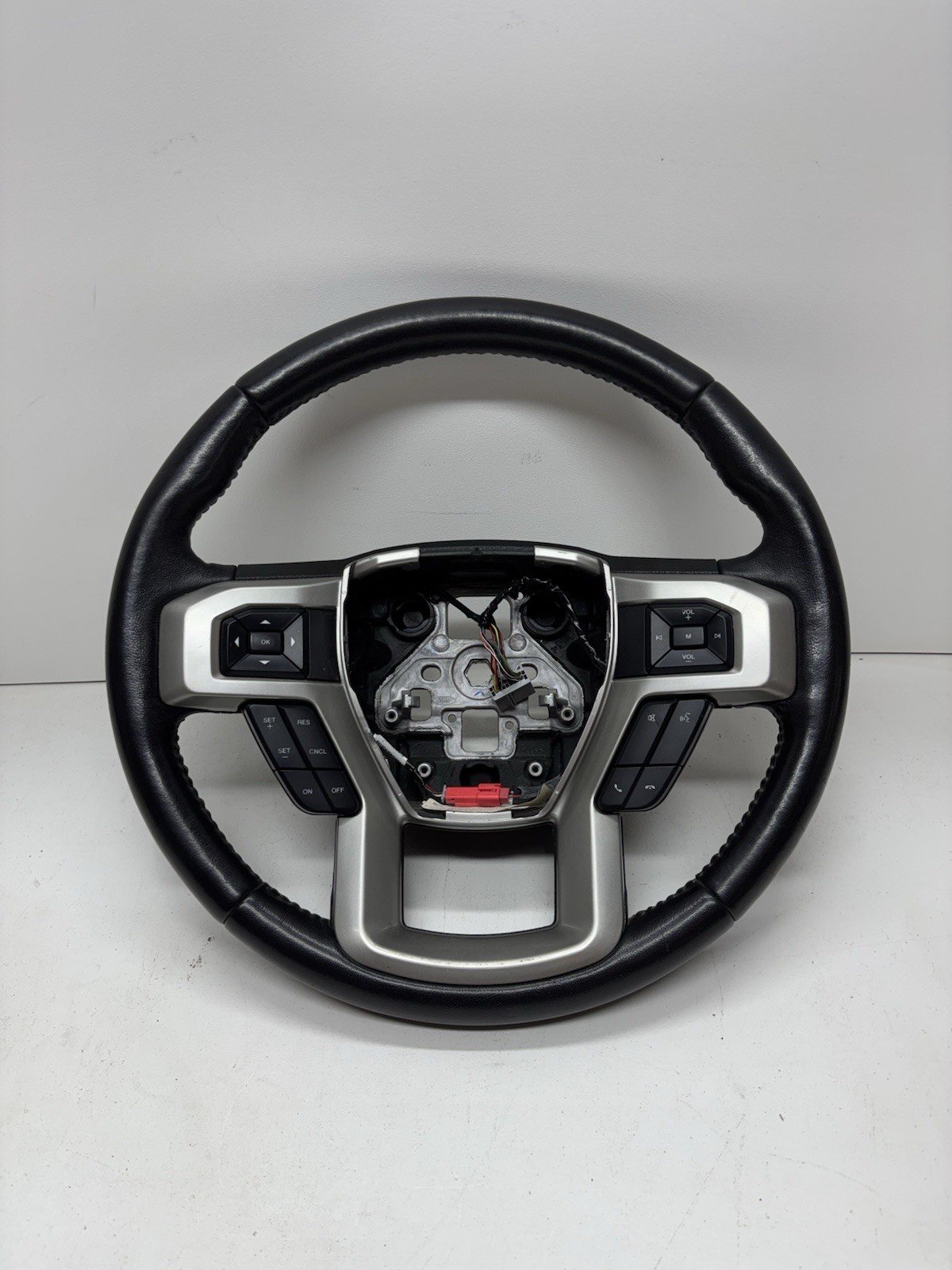 2017-2020 Ford F250 F-350 F-450 Super Duty Steering Wheel Assembly Black OEM