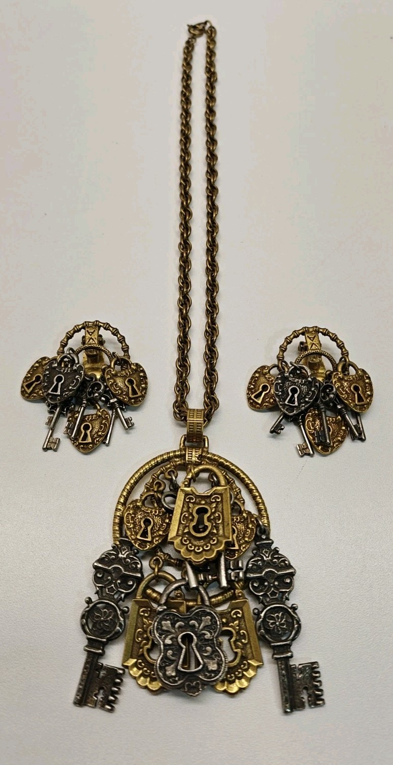 ART Arthur Pepper VINTAGE SIGNED  SKELETON KEY LOCK NECKLACE & CLIP-ON EARRINGS 