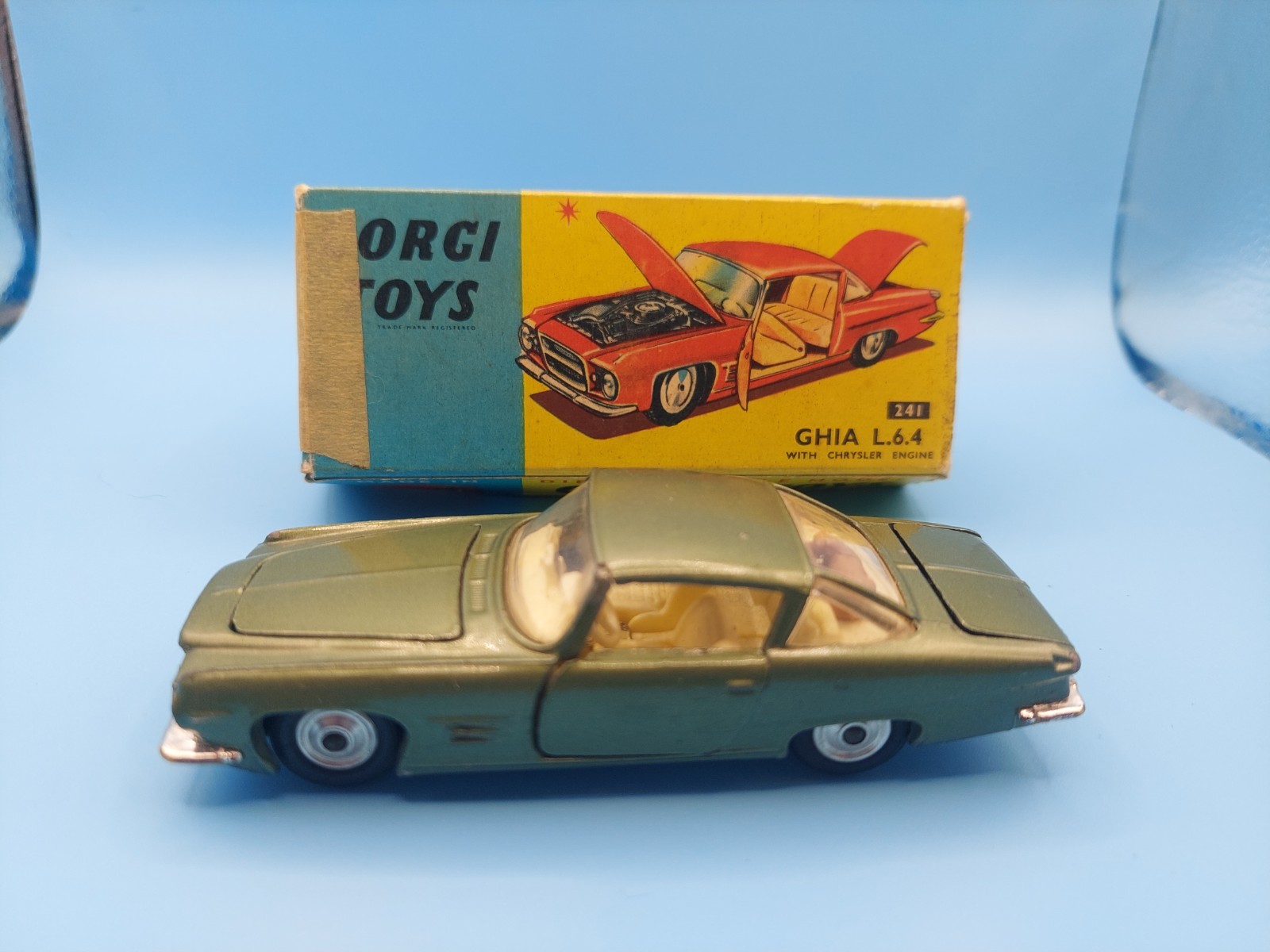 Corgi 241  Ghia L 6.4 Excellent  Original Box Green w/Ivory Interior & Corgi Dog