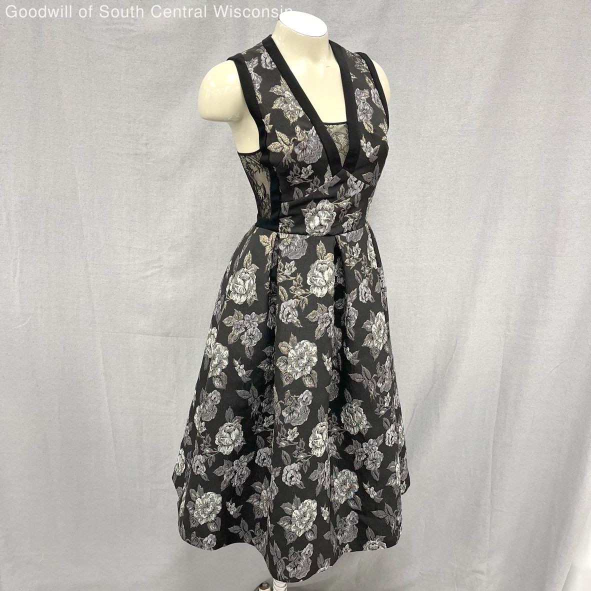 NWT Women\'s TOPSHOP Multicolored A-Line V Neck Floral Pleated Midi Dress Sz 4 NWT Women\'s TOPSHOP Multicolored A-Line V Neck Floral Pleated Midi Dress Sz 4