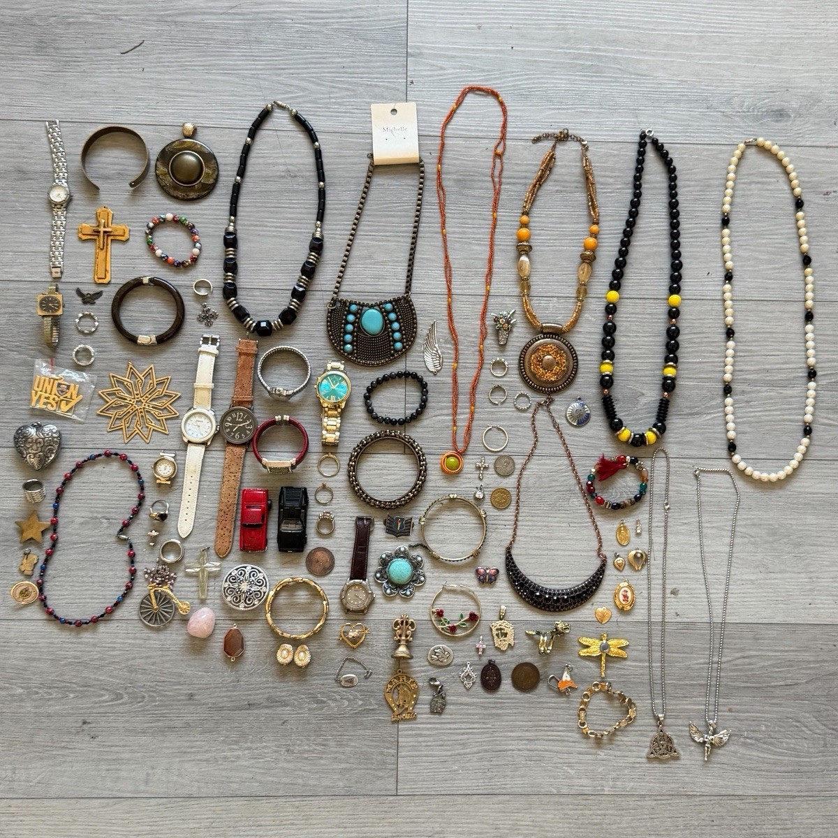 VINTAGE MIXED COLLECTIBLES & JEWELRY JUNK DRAWER  LOT & MORE AS IS READ DESCRIPT