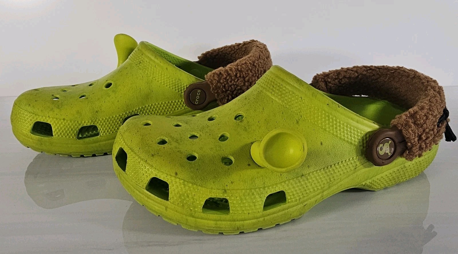 Crocs x DreamWorks Shrek Classic Clogs Men’s Size 7 / Women’s Size 9 Crocs x DreamWorks Shrek Classic Clogs Men’s Size 7 / Women’s Size 9