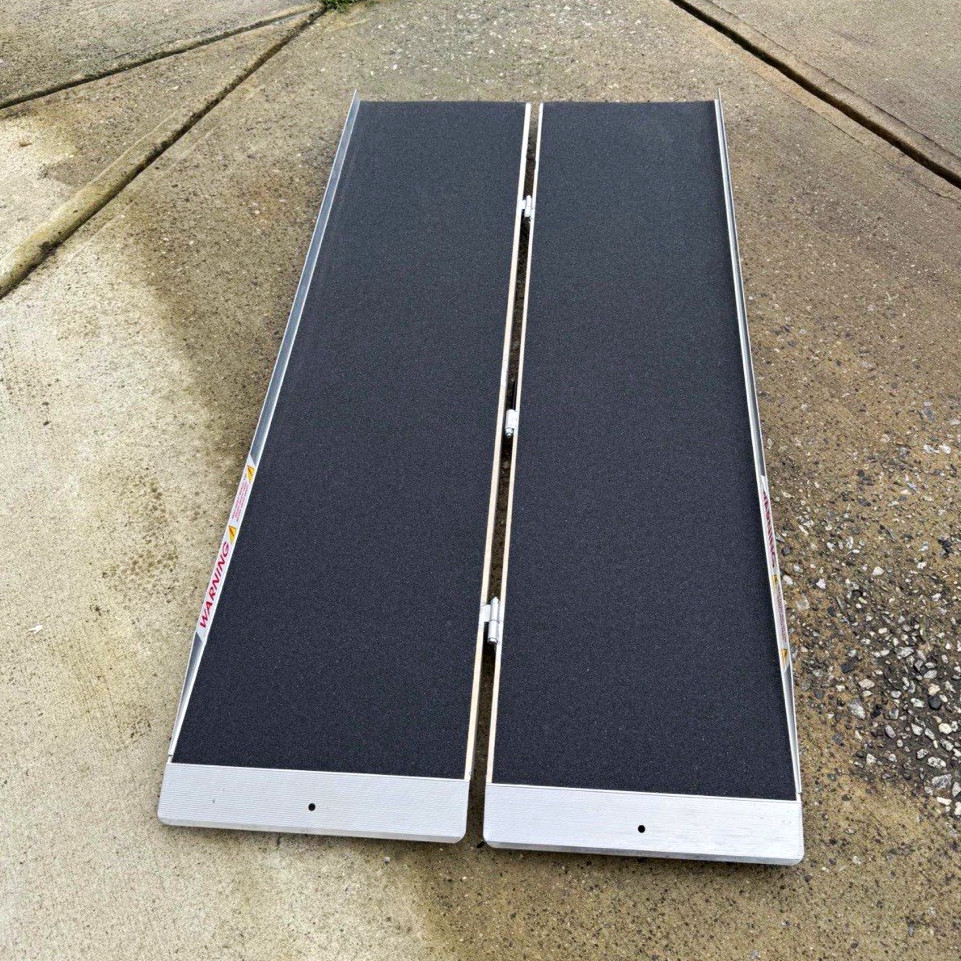 Single-Fold Suitcase Wheelchair Ramp Portable Anti-Slip Surface Black/Silver
