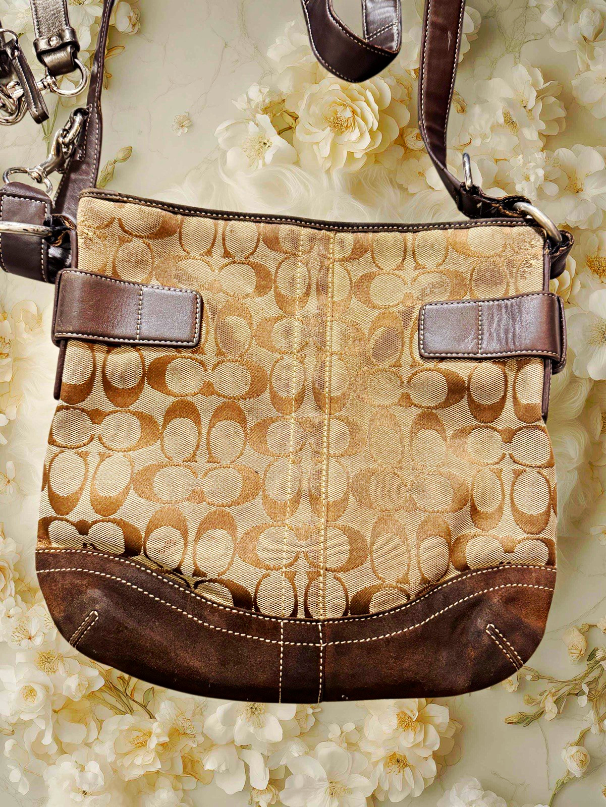 Coach Signature Beige Brown Shoulder Bag Zip Buckle Detachable Strap Pockets