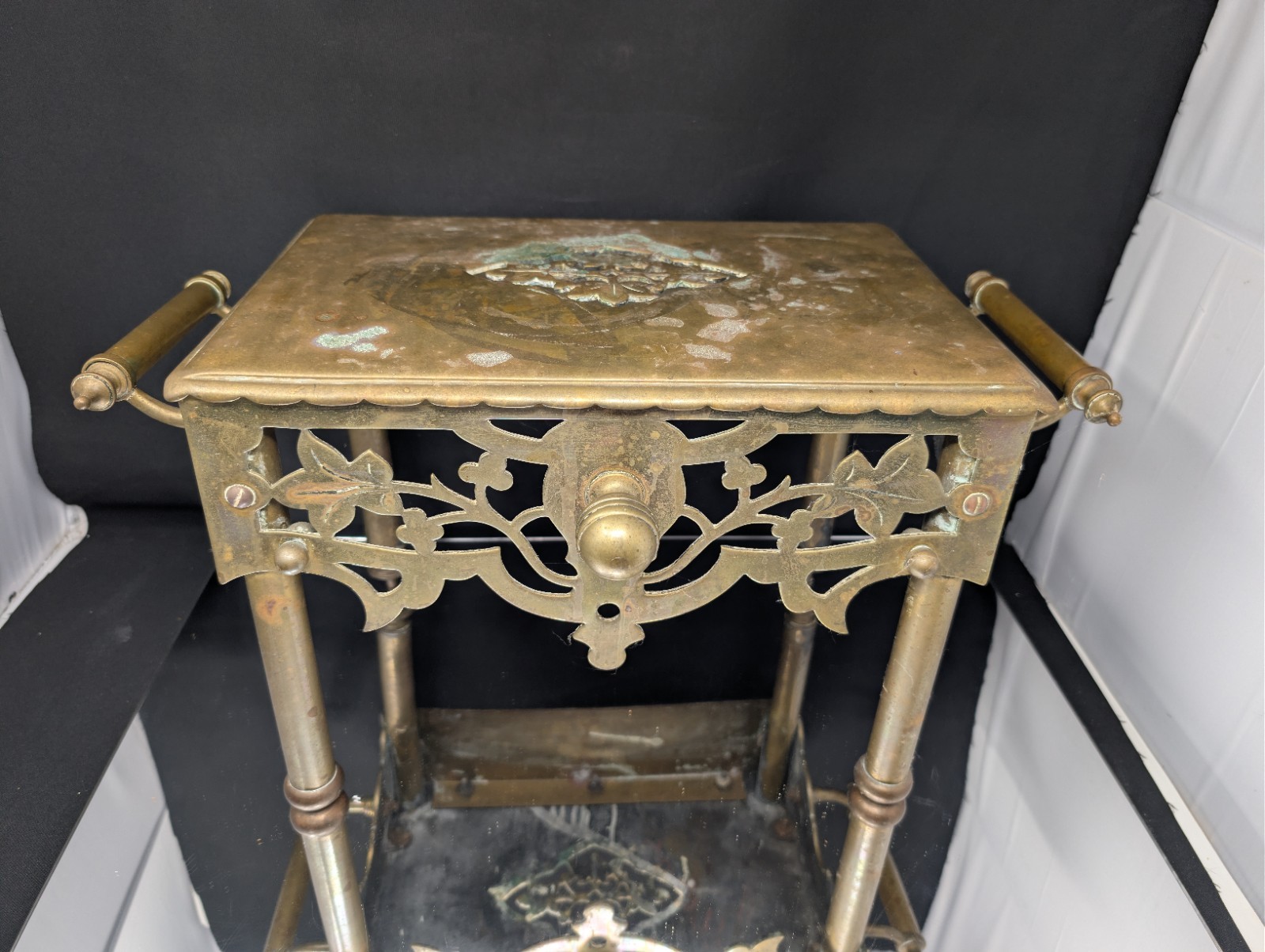 HEAVY 19th c. English BRASS Footman Trivet OTTOMAN 15+lbs ANTIQUE Kettle Stand