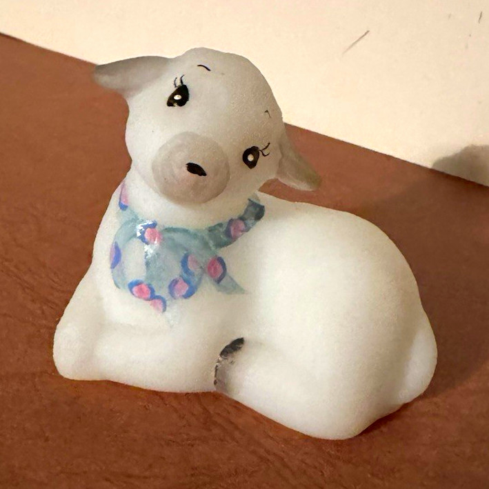 Fenton lamb, rare, excellent condition.