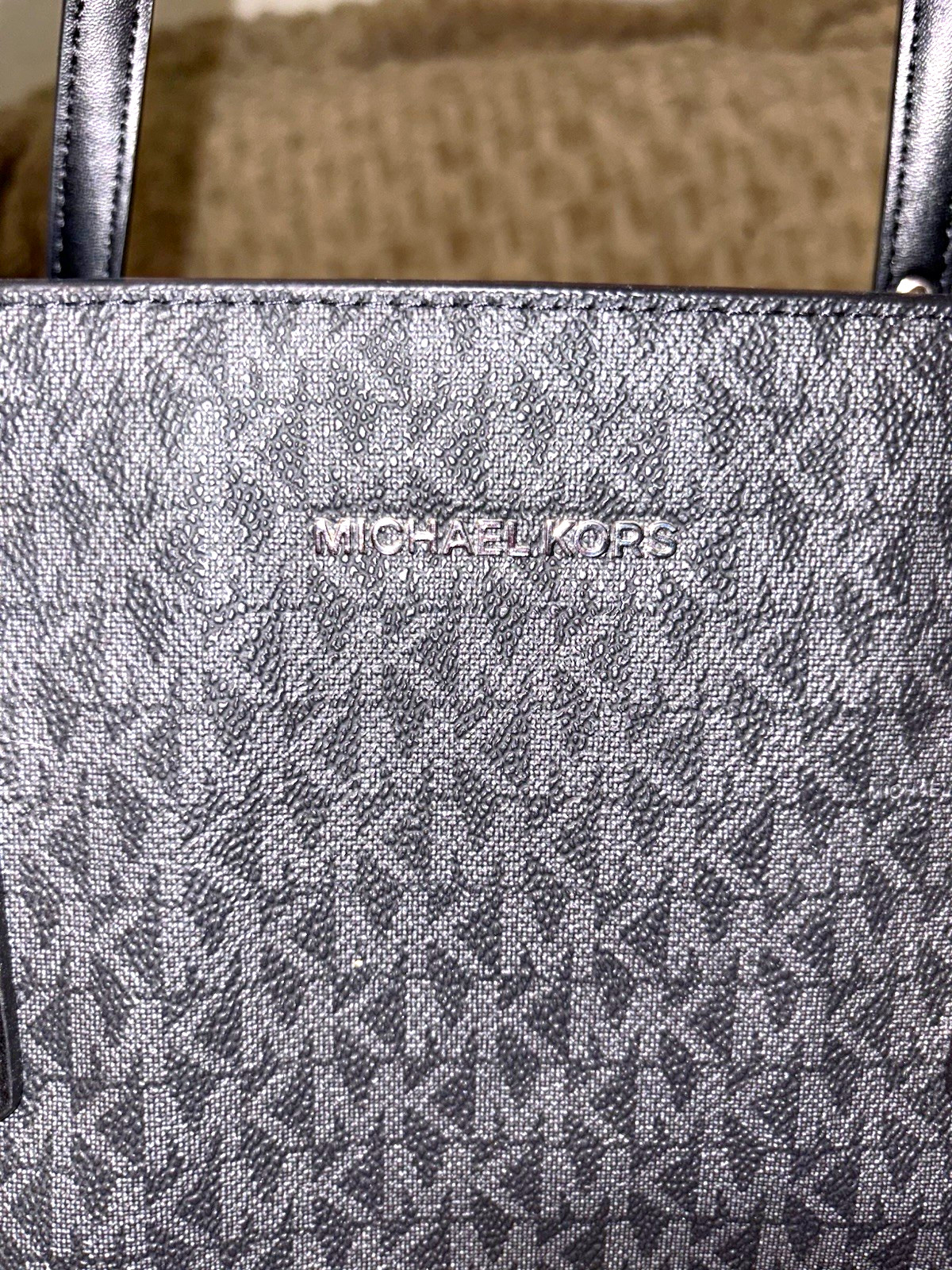 Michael Kors Voyager Large Tote Black/Gray Logo Double Handles Outer Pockets