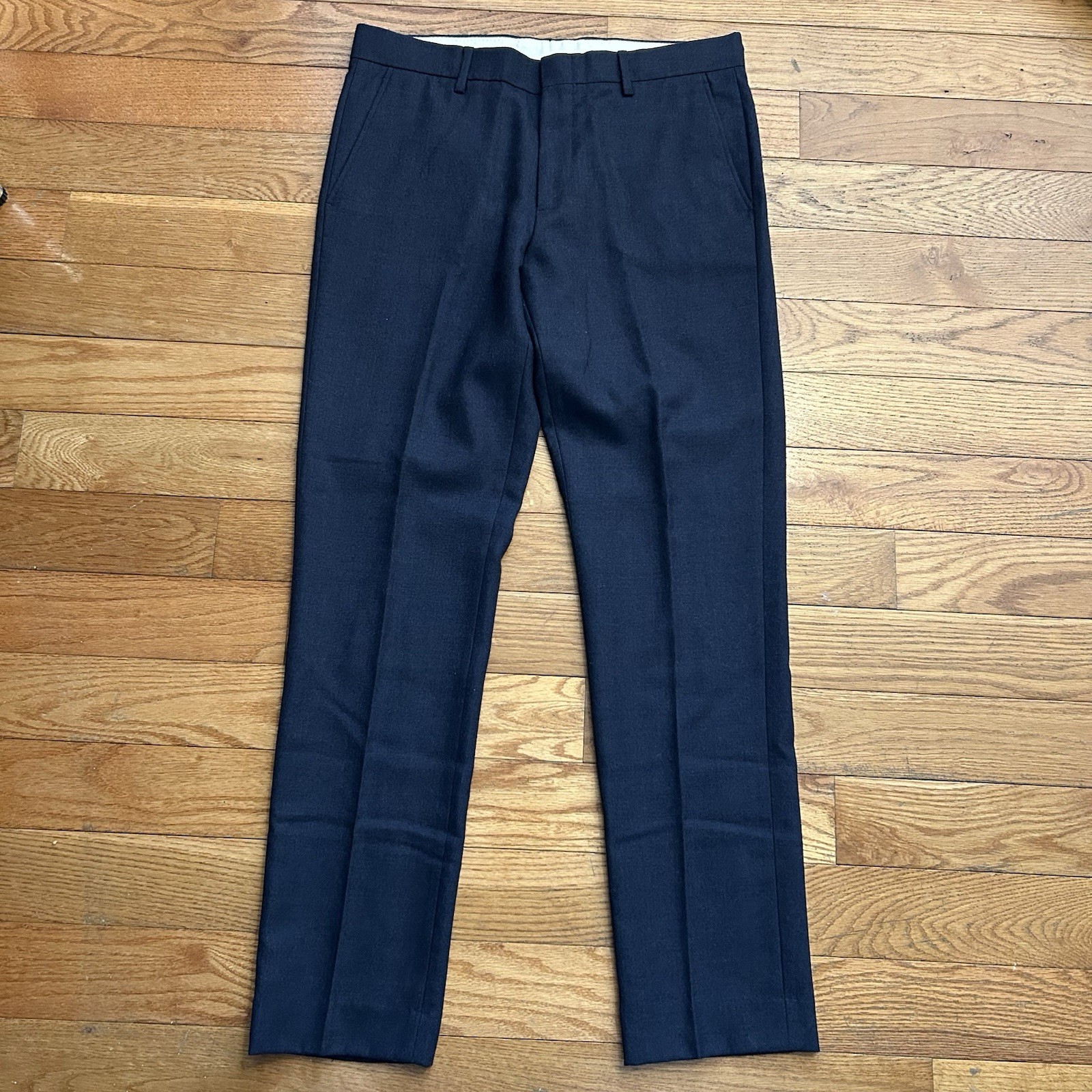 J Crew Bowery 100% Wool Navy Blue Slim Pleated Trousers Pants 32x32 J Crew Bowery 100% Wool Navy Blue Slim Pleated Trousers Pants 32x32