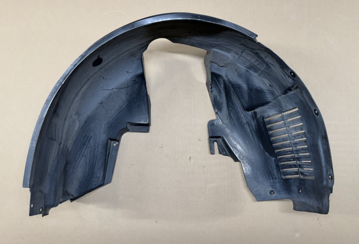 2010-2019 Jaguar XJ Front Right Passenger Side Inner Fender Liner Splash Guard