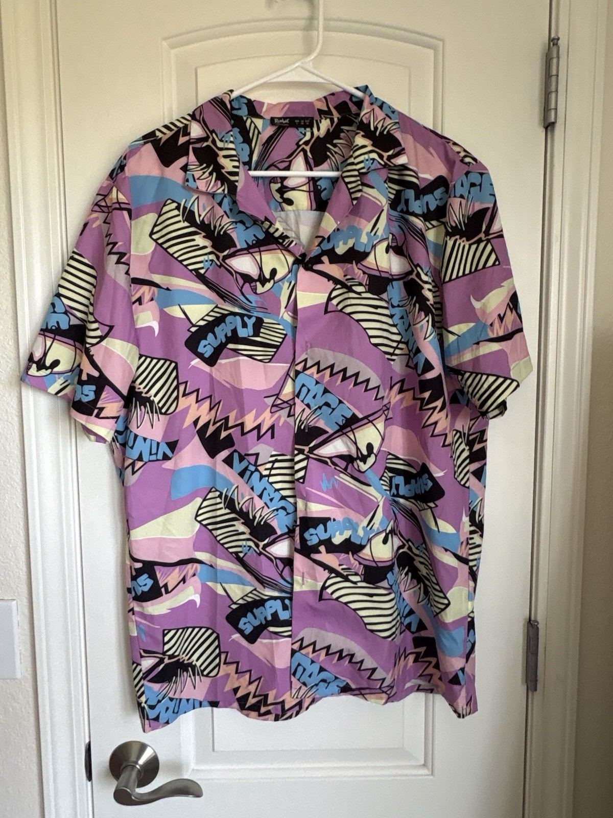 ROMWE Men\'s Neon Abstract Retro 80s/90s Graphic Button-Up Shirt - Size L ROMWE Men\'s Neon Abstract Retro 80s/90s Graphic Button-Up Shirt - Size L