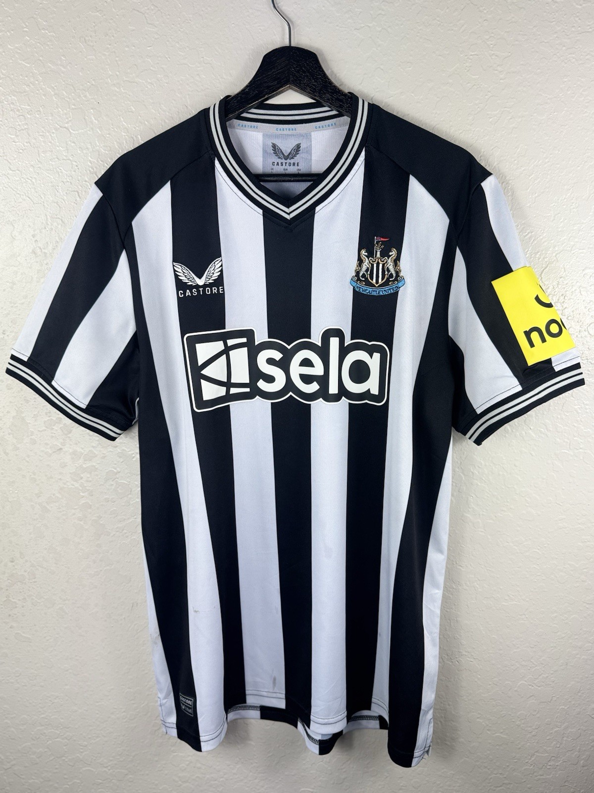 NEWCASTLE UNITED 2023 2024 HOME FOOTBALL SHIRT SOCCER JERSEY L CASTORE NEWCASTLE UNITED 2023 2024 HOME FOOTBALL SHIRT SOCCER JERSEY L CASTORE
