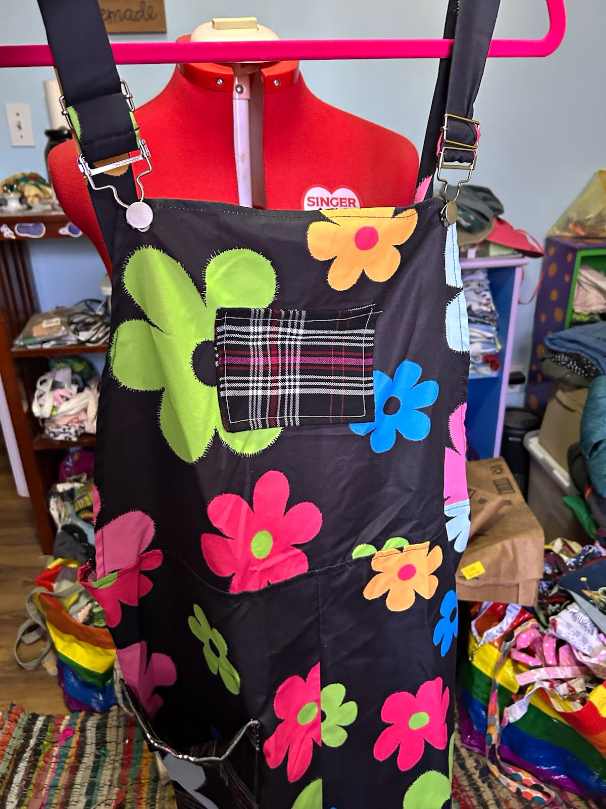 Black Floral Bib Kitchen Apron w/ Pocket, Adjustable Straps, One Size Black Floral Bib Kitchen Apron w/ Pocket, Adjustable Straps, One Size