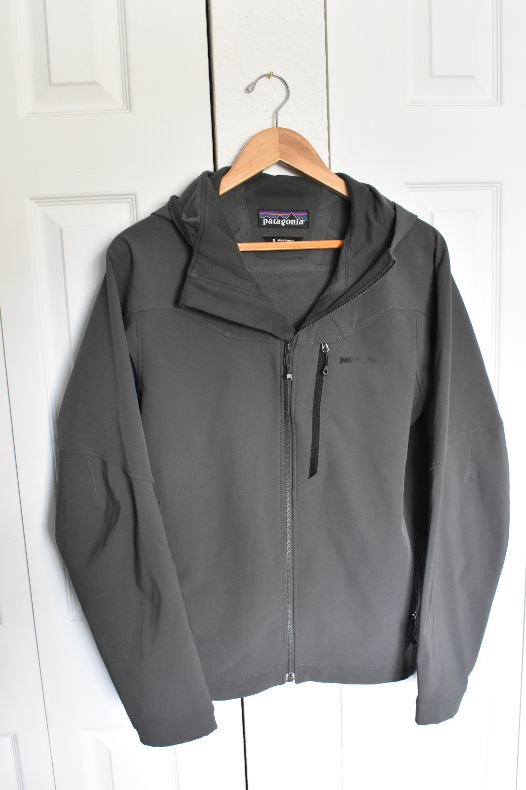 Patagonia Guide Hoody Men\'s Small Gray Soft Shell Fleece Lined Jacket