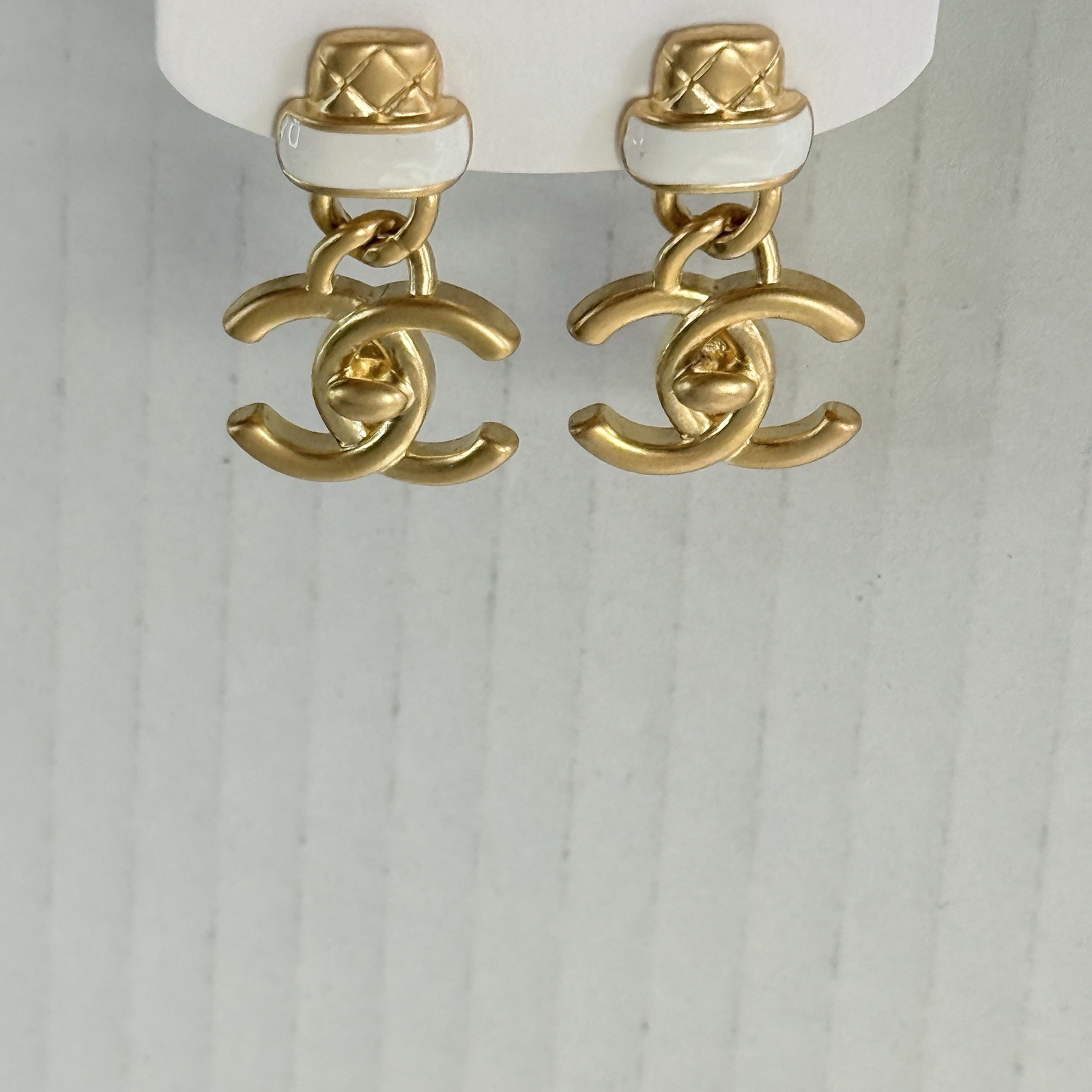 🆕 Luxury-Inspired Gold Tone Interlocking Drop Earrings | White Enamel Accent 1”