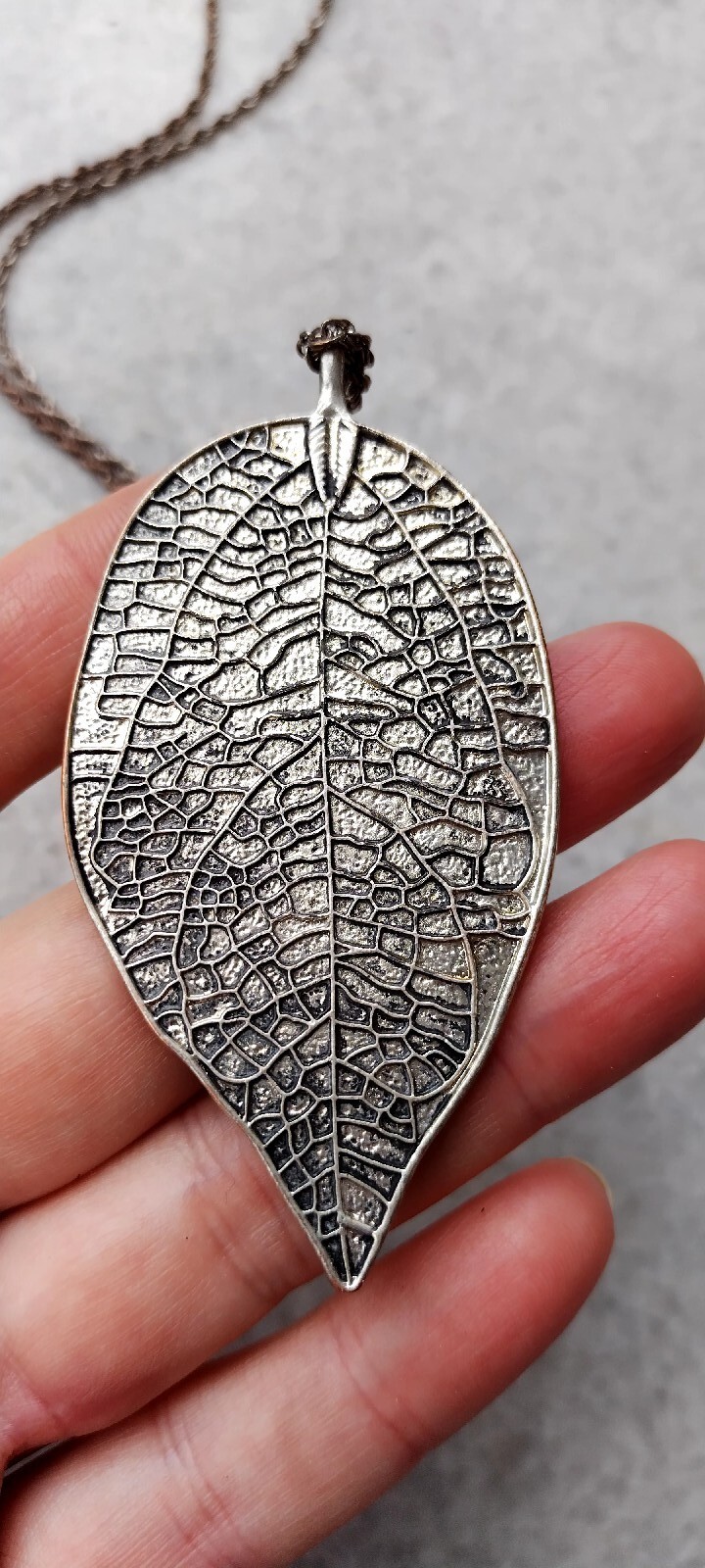Lovely vintage silver tone metal pendant with chain Lovely vintage silver tone metal pendant with chain