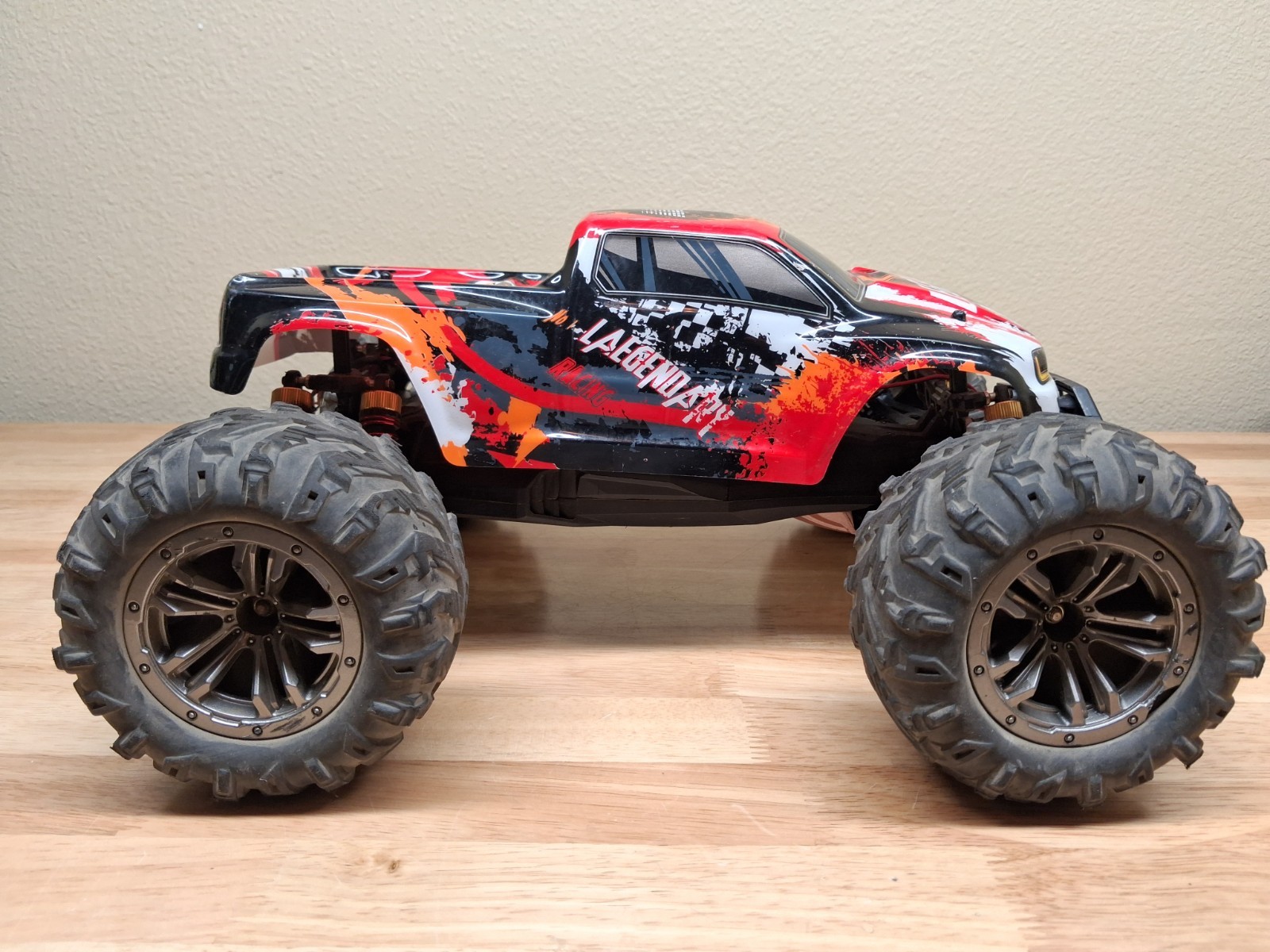 Laegendary legend rc car 1/10 4x4 monster truck ready to run