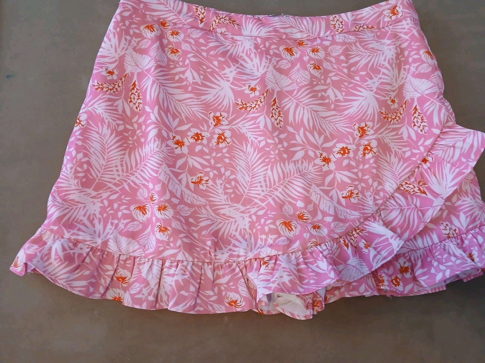 Lovers And Friends Women’s Size XL Juliet Pink Floral Skort W/Ruffles EUC Lovers And Friends Women’s Size XL Juliet Pink Floral Skort W/Ruffles EUC