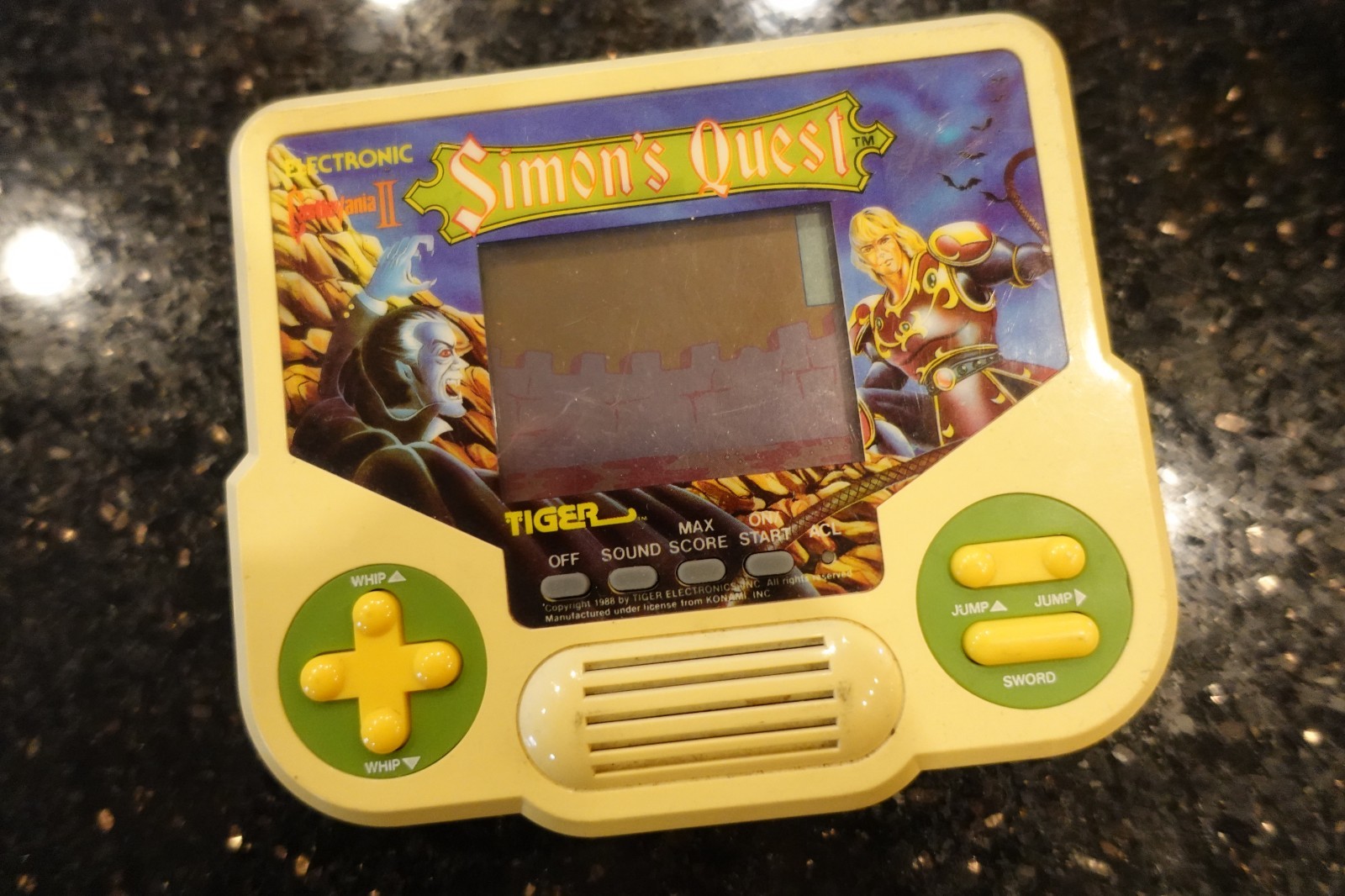 Vintage Simon\'s Quest  by  TIGER Handheld Electronic Tabletop LCD  Video game D7