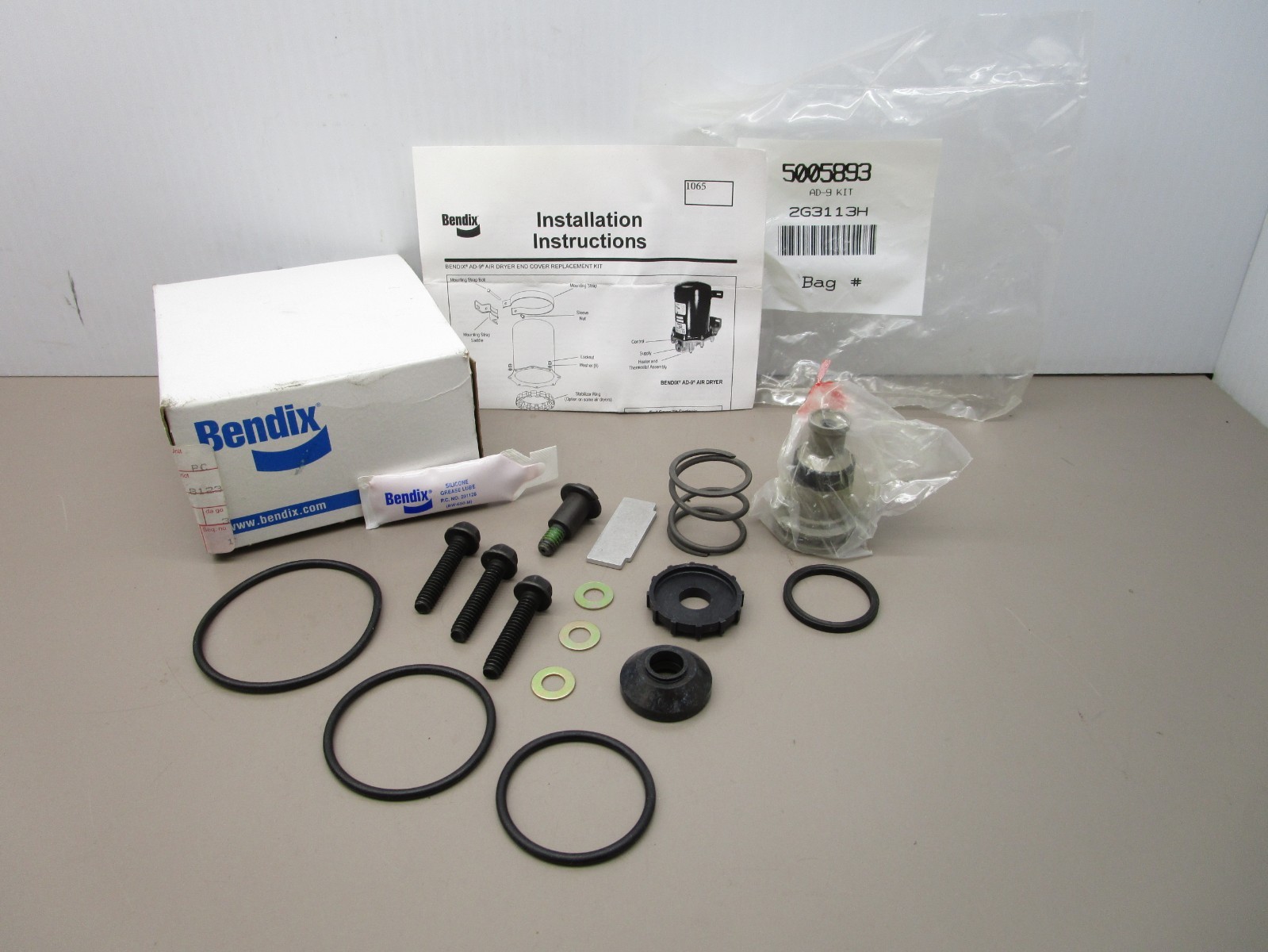 Bendix  5005893  End Cover Repair Kit for AD-9 Air Drier