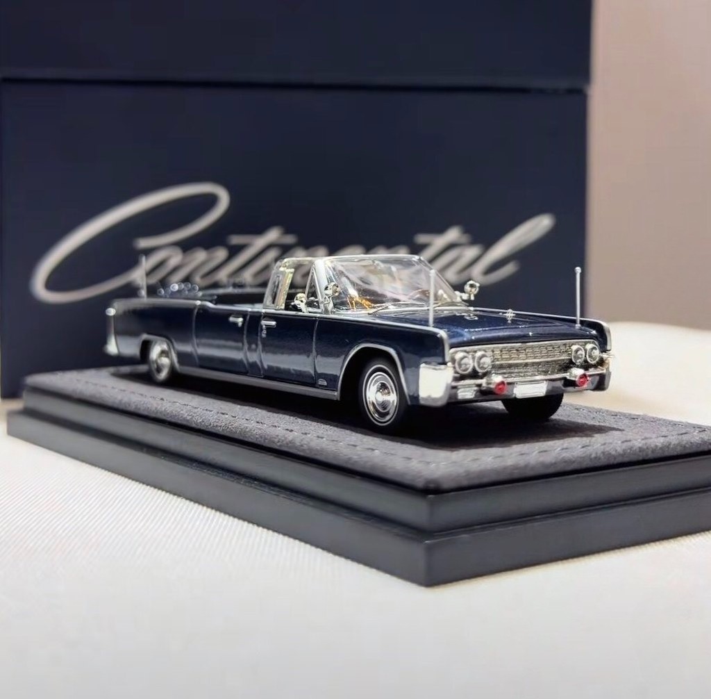 GOC 1:64 HEC Blue Continental X100 Luxury Limousine Model Diecast Metal Car