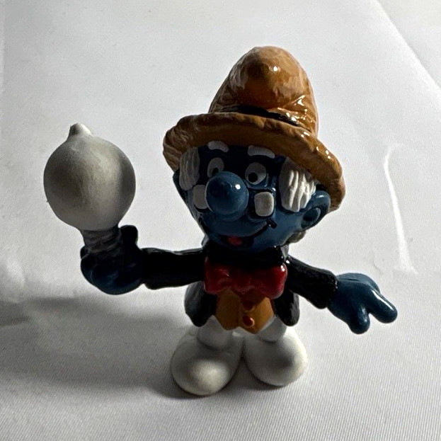 The Smurfs Smurf Plastic Figurine Lot of 4 Cartoon & TV Character Figures The Smurfs Smurf Plastic Figurine Lot of 4 Cartoon & TV Character Figures