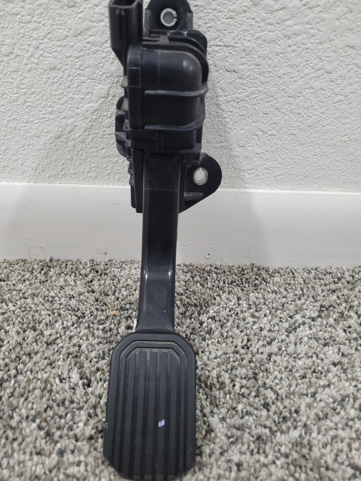 USED 2005-2015 Toyota Tacoma/03-09 4Runner/07-11 FJ Cruiser Accelerator Pedal