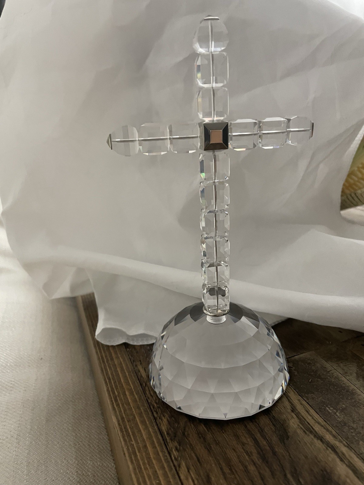Swarovski Crystal Cross (Excellent Condition) Swarovski Crystal Cross (Excellent Condition)
