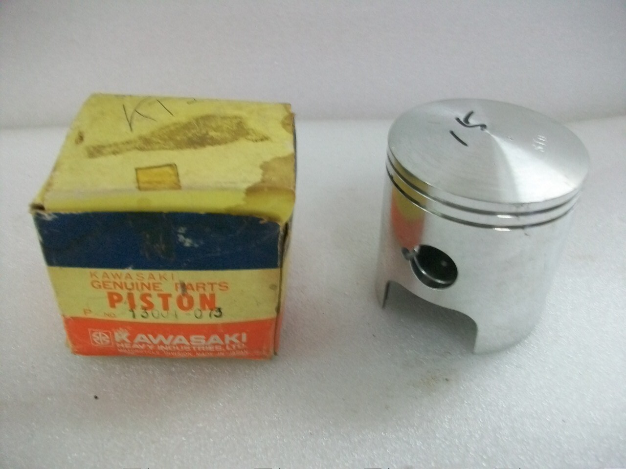 NOS 1975 1976 Kawasaki KT 250 Trials KT250 Vintage Piston Standard Bore AHRMA NOS 1975 1976 Kawasaki KT 250 Trials KT250 Vintage Piston Standard Bore AHRMA