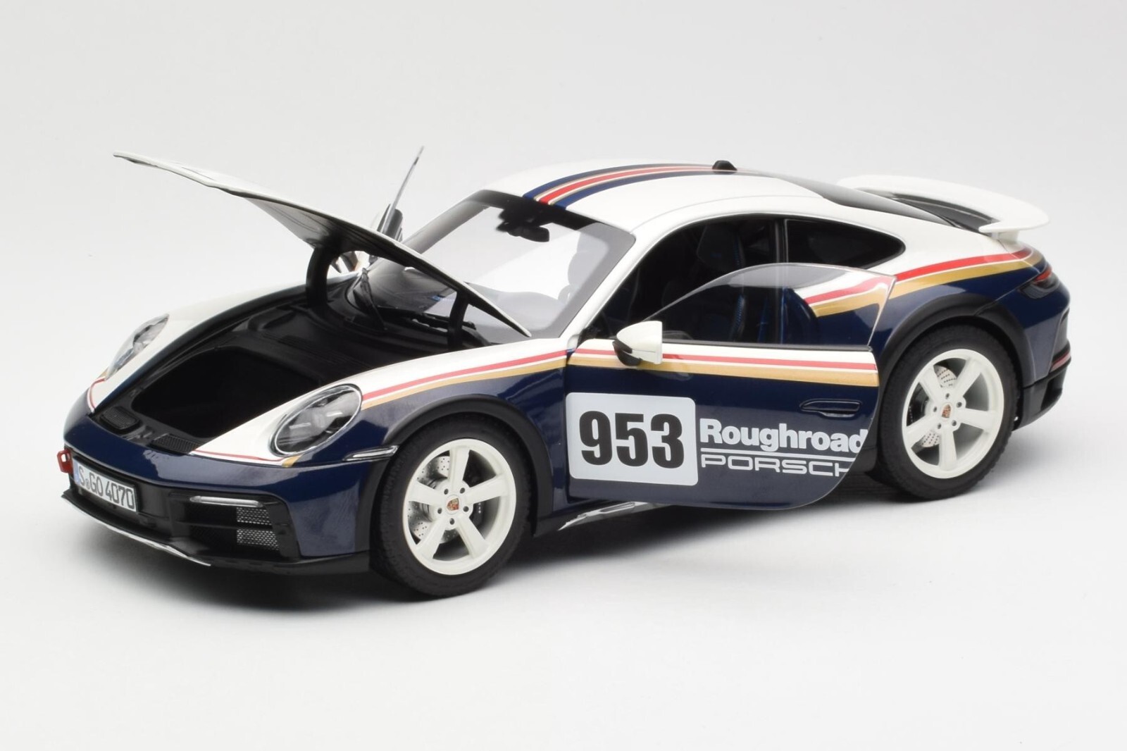 1:18 NOREV 2023 PORSCHE 911 992 Dakar #953 Roughroads opening doors & hood