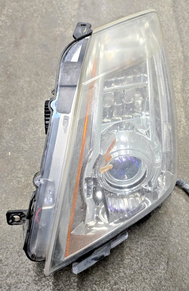 2008-14 CADILLAC CTS DRIVER SIDE XENON HEADLIGHT OEM