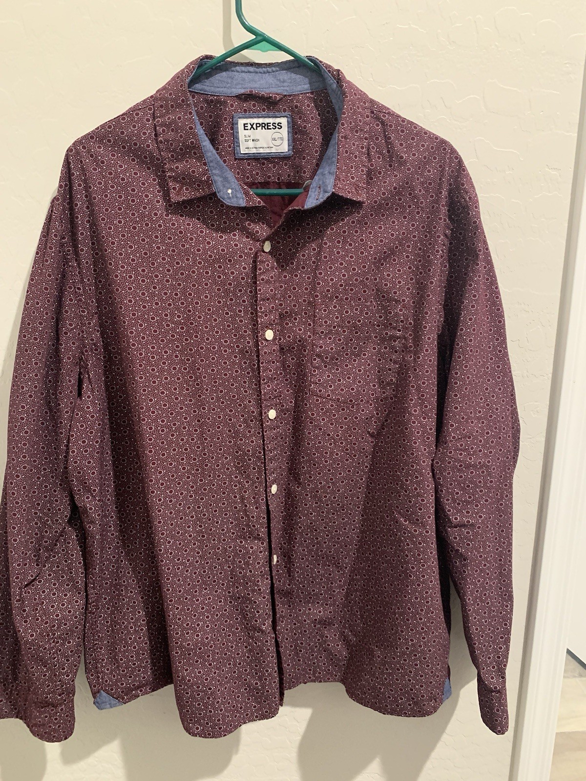 Express Men\'s Slim Burgundy Geometric Cotton Woven Button-Up Shirt Long Sleeve Express Men\'s Slim Burgundy Geometric Cotton Woven Button-Up Shirt Long Sleeve