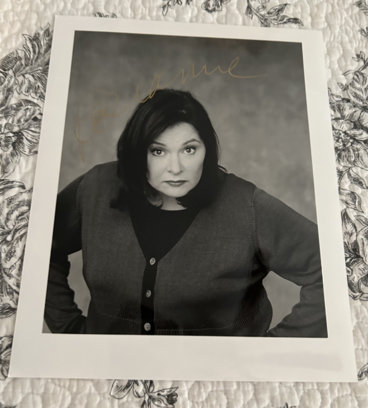 ROSEANNE BARR ORIGINAL VINTAGE SIGNED GLOSSY 8X10 PHOTO