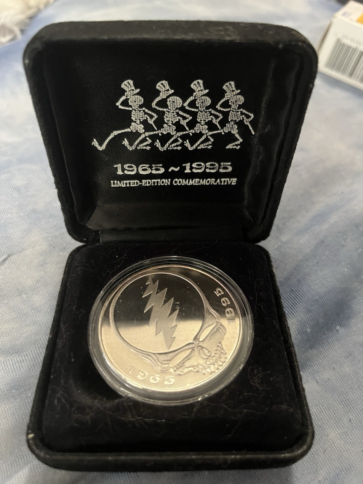 VERY RARE 1965-1995 Commemorative .999 One Troy Oz. Silver Grateful Dead Coin