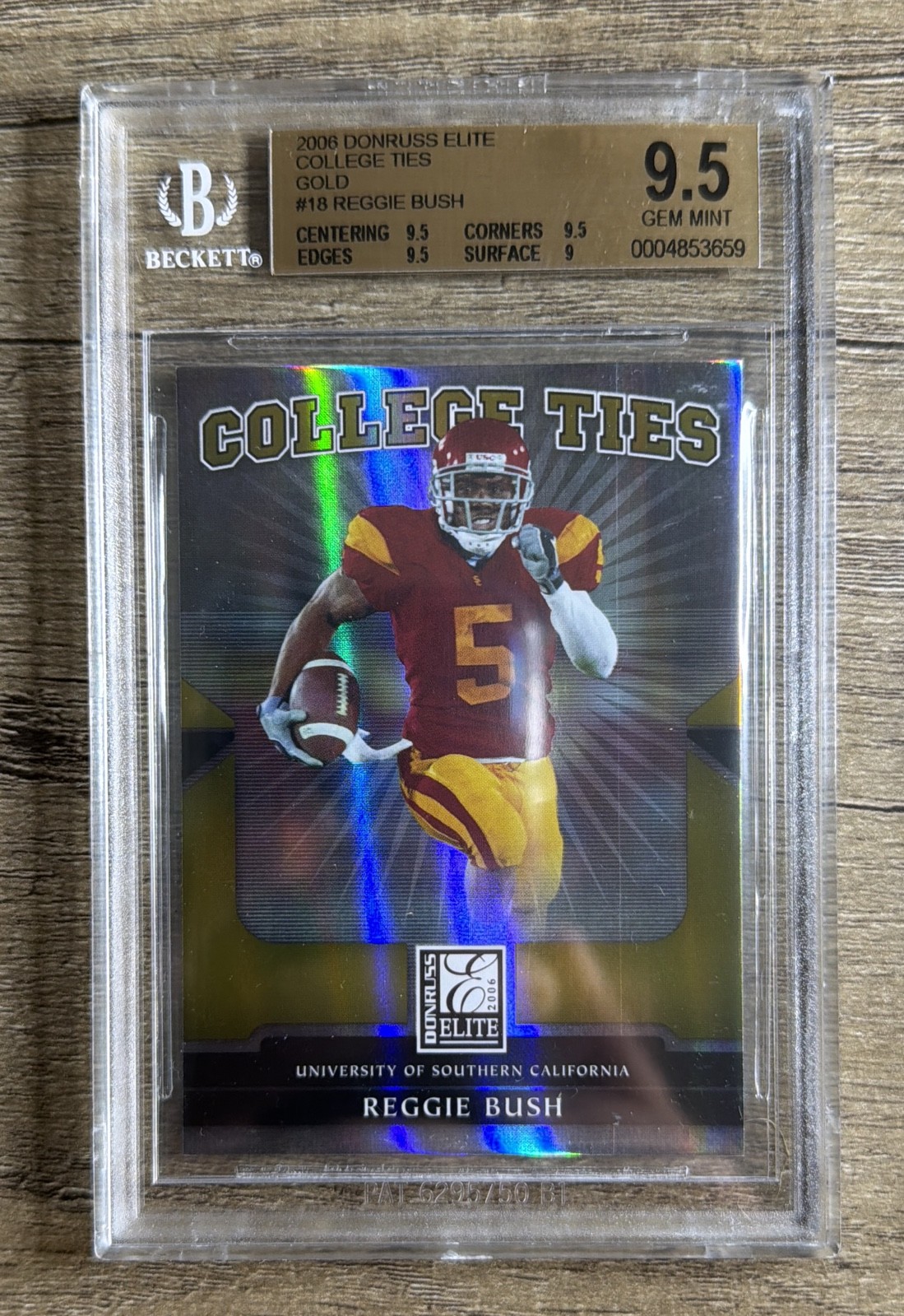 2006 Donruss Elite - College Ties Reggie Bush #CT-18 Gold /500 (RC) BGS 9.5 2006 Donruss Elite - College Ties Reggie Bush #CT-18 Gold /500 (RC) BGS 9.5