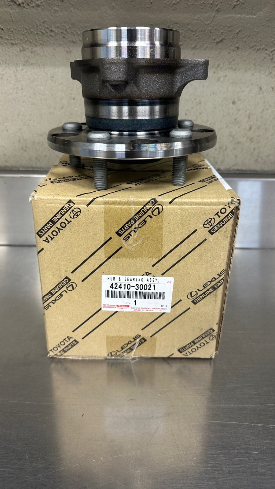 LEXUS GS/IS/RCF  2006-2023 REAR DRIVER SIDE HUB AND BEARING 42410-30021