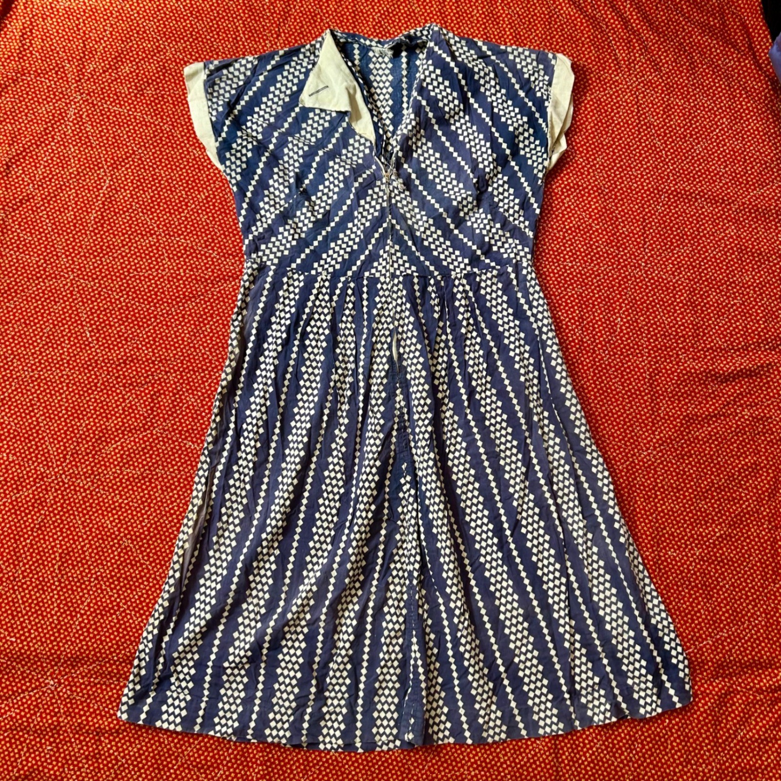 Vintage antique 1940s Blue White Geometric Diamond Print Zip Front Midi Dress Vintage antique 1940s Blue White Geometric Diamond Print Zip Front Midi Dress