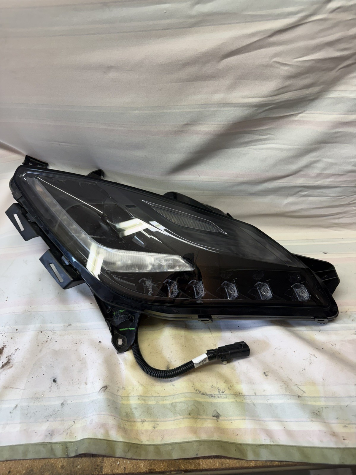 2015-2019 CHEVROLET CORVETTE Z06 C7 OEM XENON LH DRIVER SIDE HEADLIGHT 84501052