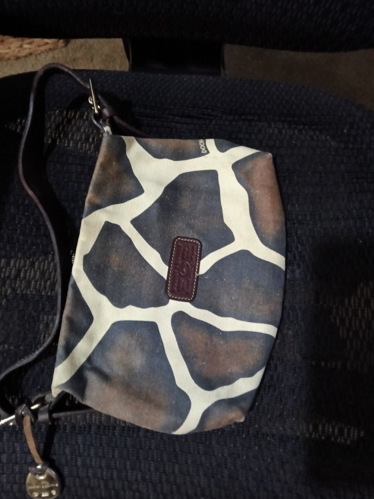 Dooney & Bourke Giraffe Print Canvas Shoulder Bag Handbag Duck Charm Dooney & Bourke Giraffe Print Canvas Shoulder Bag Handbag Duck Charm