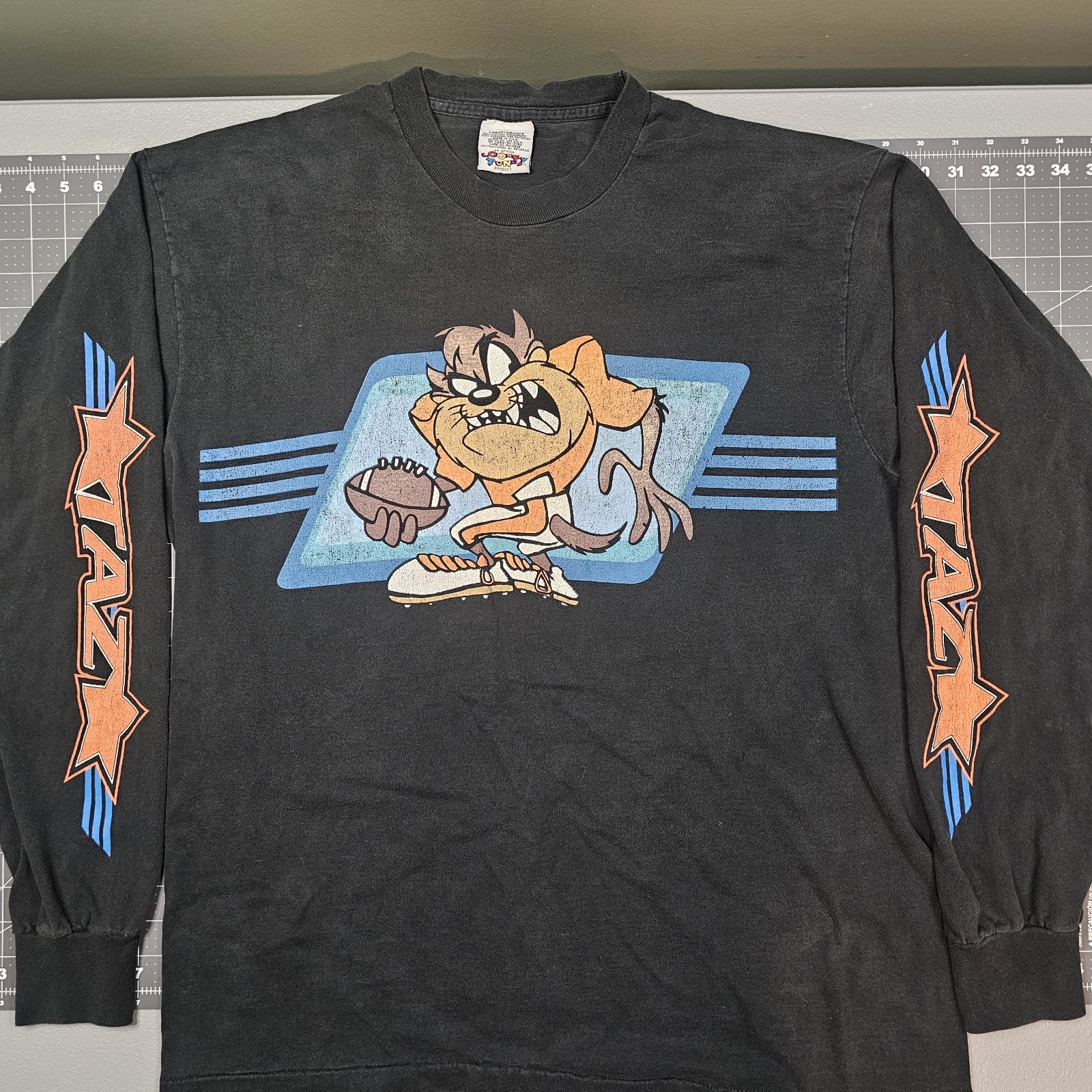Vintage Taz Tshirt Large Long Sleeve Football Looney Tunes 90s Streetwear Skater
