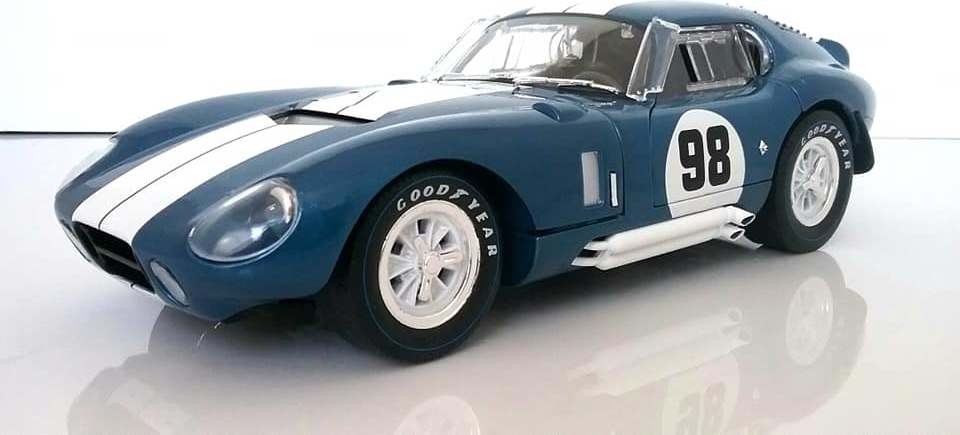 Shelby Cobra Daytona Coupe \'65 #98 1:18 by Shelby Collectibles