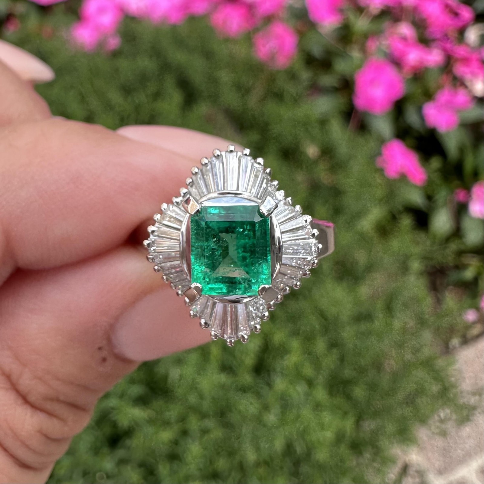Platinum 1.96ctw Rich Vibrant Green Emerald & Diamond Classic Ballerina Ring
